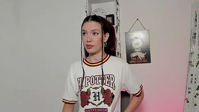 Snapshot of Emperatriiz chatting on 12.25.24 Emperatriiz online show from 12.25.24
