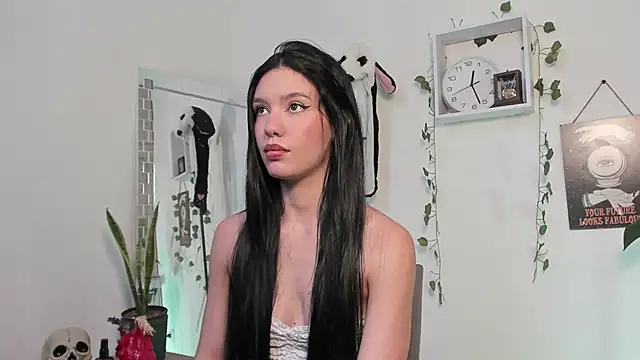 Snapshot of Emperatriiz chatting on 01.25.25 Emperatriiz online show from 01.25.25