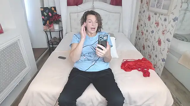 AmiHotGranny online show from 09.13.25