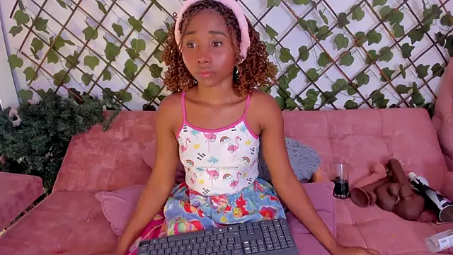 kimmysantoo online show from 10.13.25