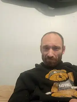 Snapshot of Johnnyw151 chatting on 10.27.25 Johnnyw151 online show from 10.27.25