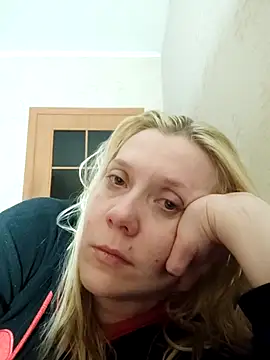 Snapshot of LeraSweet chatting on 04.19.26 LeraSweet online show from 04.19.26