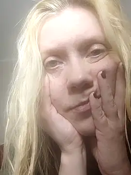 Snapshot of LeraSweet chatting on 04.26.26 LeraSweet online show from 04.26.26