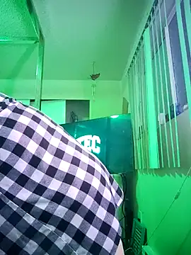 Snapshot of BeckiTooSweet chatting on 02.08.25 BeckiTooSweet online show from 02.08.25