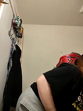 Snapshot of BeckiTooSweet chatting on 02.14.25 BeckiTooSweet online show from 02.14.25