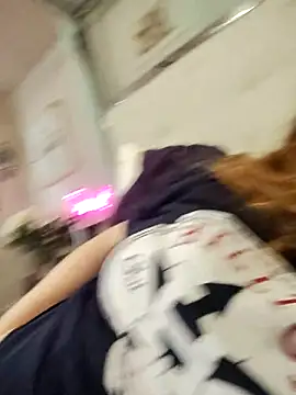 Snapshot of BeckiTooSweet chatting on 03.09.25 BeckiTooSweet online show from 03.09.25