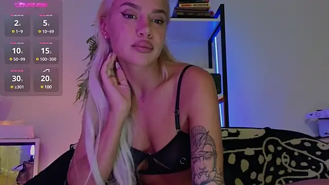 Snapshot of Alice_omg chatting on 12.07.24 Alice omg online show from 12.07.24