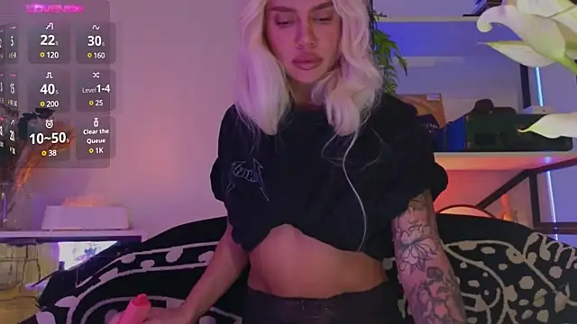 Snapshot of Alice_omg chatting on 12.10.24 Alice omg online show from 12.10.24