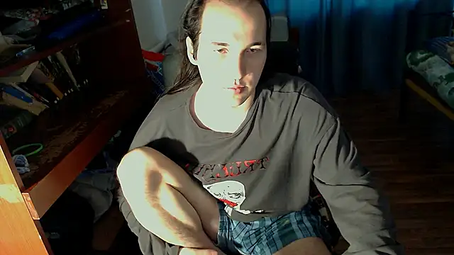 Snapshot of EvaMiron chatting on 12.10.24 EvaMiron online show from 12.10.24