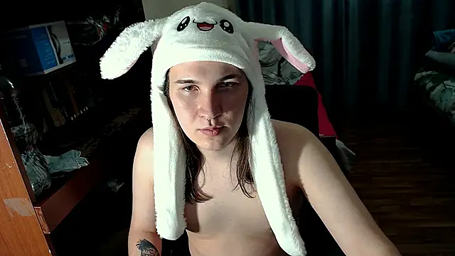 Snapshot of EvaMiron chatting on 12.31.24 EvaMiron online show from 12.31.24
