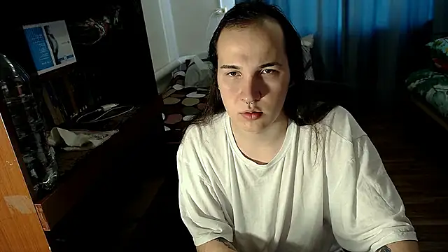Snapshot of EvaMiron chatting on 01.06.25 EvaMiron online show from 01.06.25