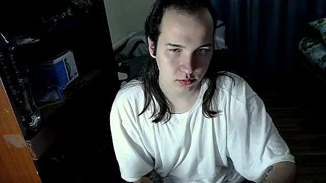 Snapshot of EvaMiron chatting on 01.15.25 EvaMiron online show from 01.15.25