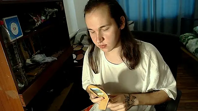 Snapshot of EvaMiron chatting on 01.20.25 EvaMiron online show from 01.20.25