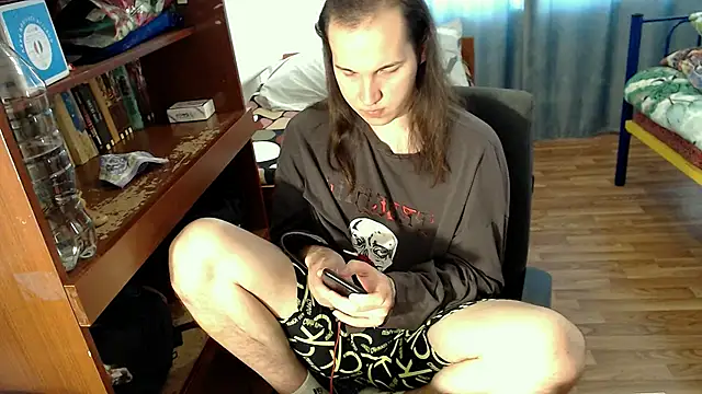 Snapshot of EvaMiron chatting on 01.24.25 EvaMiron online show from 01.24.25