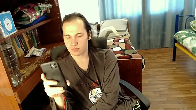 Snapshot of EvaMiron chatting on 01.26.25 EvaMiron online show from 01.26.25