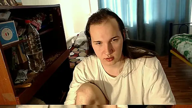 Snapshot of EvaMiron chatting on 02.11.25 EvaMiron online show from 02.11.25