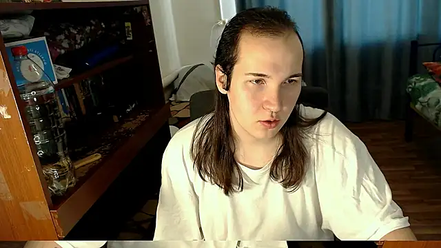 Snapshot of EvaMiron chatting on 02.16.25 EvaMiron online show from 02.16.25