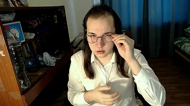 Snapshot of EvaMiron chatting on 02.17.25 EvaMiron online show from 02.17.25