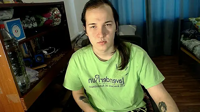 Snapshot of EvaMiron chatting on 02.19.25 EvaMiron online show from 02.19.25