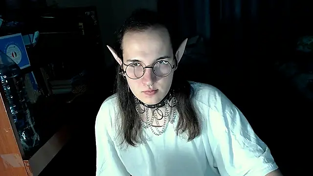 Snapshot of EvaMiron chatting on 03.02.25 EvaMiron online show from 03.02.25