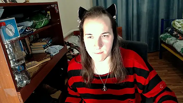 Snapshot of EvaMiron chatting on 03.06.25 EvaMiron online show from 03.06.25