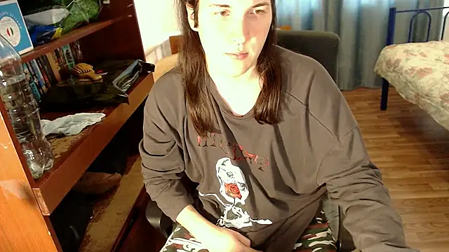 Snapshot of EvaMiron chatting on 03.12.25 EvaMiron online show from 03.12.25