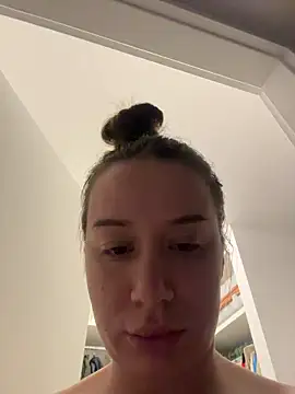 deliaroyal online show from 11.15.25