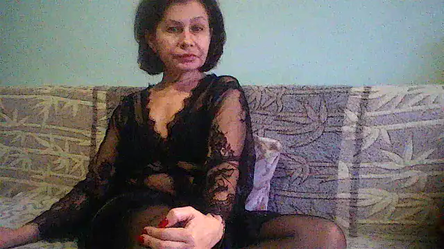 Snapshot of Mat_Elenore chatting on 12.13.24 Mat Elenore online show from 12.13.24