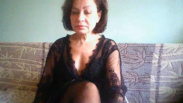 Snapshot of Mat_Elenore chatting on 12.19.24 Mat Elenore online show from 12.19.24