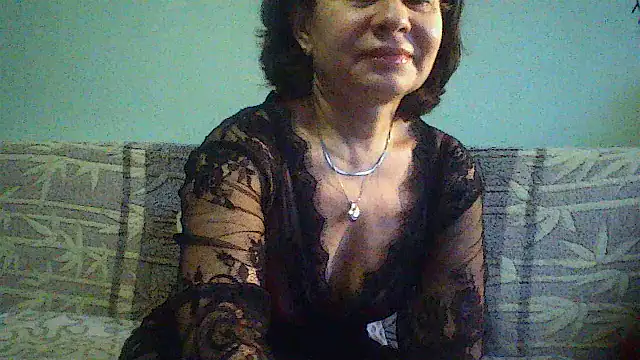Snapshot of Mat_Elenore chatting on 12.21.24 Mat Elenore online show from 12.21.24