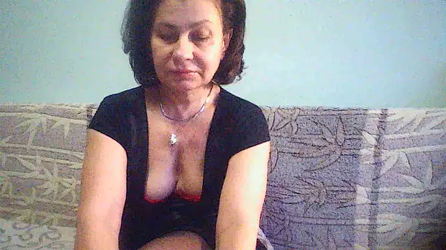 Snapshot of Mat_Elenore chatting on 12.22.24 Mat Elenore online show from 12.22.24