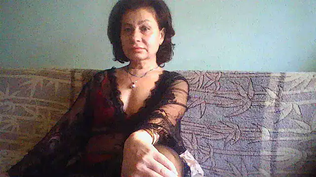 Snapshot of Mat_Elenore chatting on 12.24.24 Mat Elenore online show from 12.24.24
