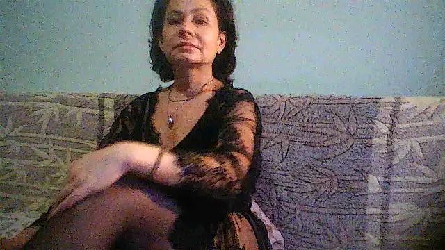 Snapshot of Mat_Elenore chatting on 12.25.24 Mat Elenore online show from 12.25.24