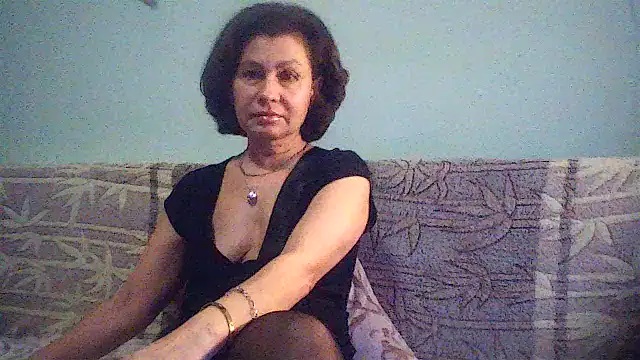 Snapshot of Mat_Elenore chatting on 12.26.24 Mat Elenore online show from 12.26.24