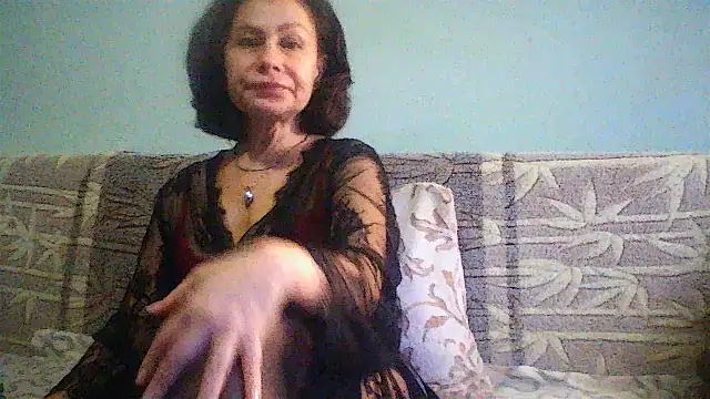 Snapshot of Mat_Elenore chatting on 12.29.24 Mat Elenore online show from 12.29.24