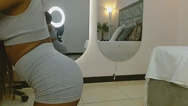 Snapshot of genesis_moretz chatting on 02.20.26 genesis moretz online show from 02.20.26