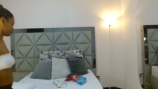 Snapshot of genesis_moretz chatting on 02.28.26 genesis moretz online show from 02.28.26