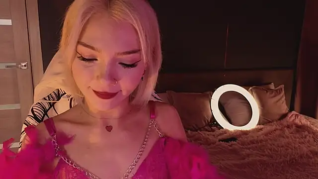 SandraBoyl online show from 03.15.25