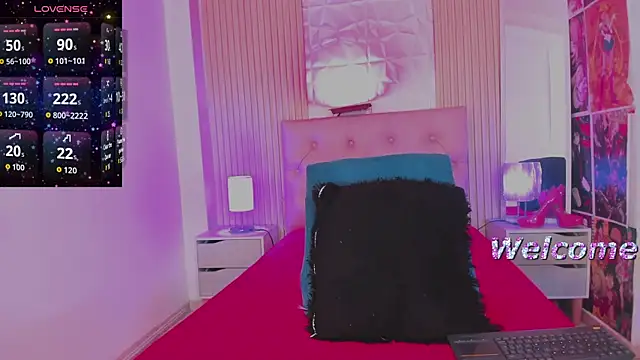 Snapshot of nathalia_zamu chatting on 10.20.25 nathalia zamu online show from 10.20.25