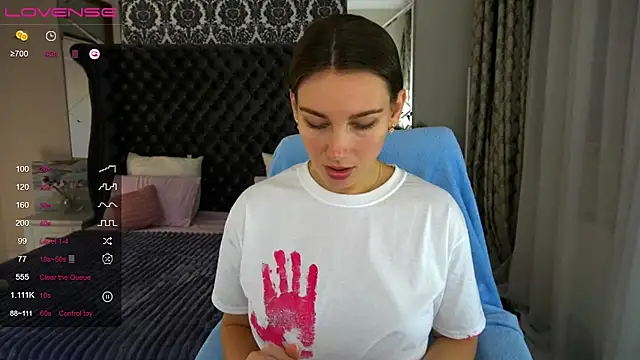 Snapshot of JasminJames chatting on 12.06.24 JasminJames online show from 12.06.24