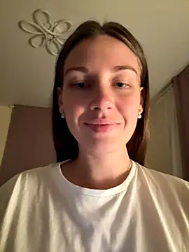 Snapshot of JasminJames chatting on 10.14.25 JasminJames online show from 10.14.25