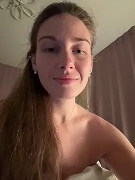Snapshot of JasminJames chatting on 10.21.25 JasminJames online show from 10.21.25