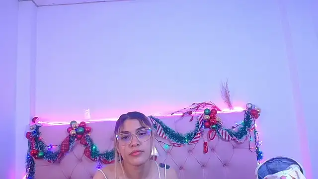 Little Cuttie  online show from 12.28.24