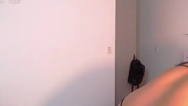 Snapshot of SaraApril_1 chatting on 03.19.25 SaraApril 1 online show from 03.19.25