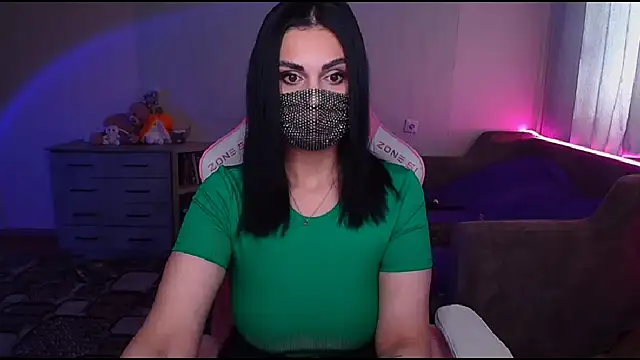 Snapshot of __Yasmina__ chatting on 02.24.25   Yasmina   online show from 02.24.25