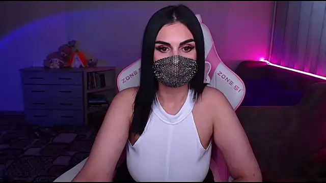 Snapshot of __Yasmina__ chatting on 03.10.25   Yasmina   online show from 03.10.25