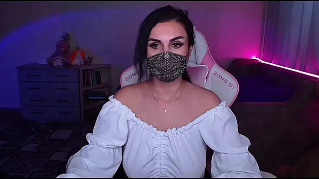 Snapshot of __Yasmina__ chatting on 03.15.25   Yasmina   online show from 03.15.25