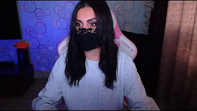 Snapshot of __Yasmina__ chatting on 10.14.25   Yasmina   online show from 10.14.25