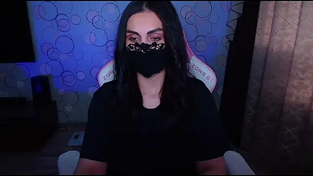 Snapshot of __Yasmina__ chatting on 10.17.25   Yasmina   online show from 10.17.25