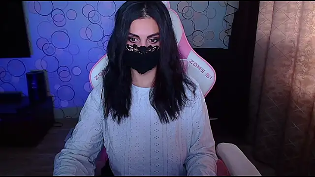 Snapshot of __Yasmina__ chatting on 10.19.25   Yasmina   online show from 10.19.25